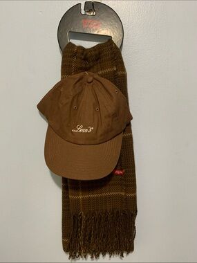 Levi's Chocolate Brown Script Logo Baseball Cap And Scarf